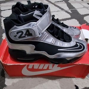 Griffey max 1 silver metallic sneakers